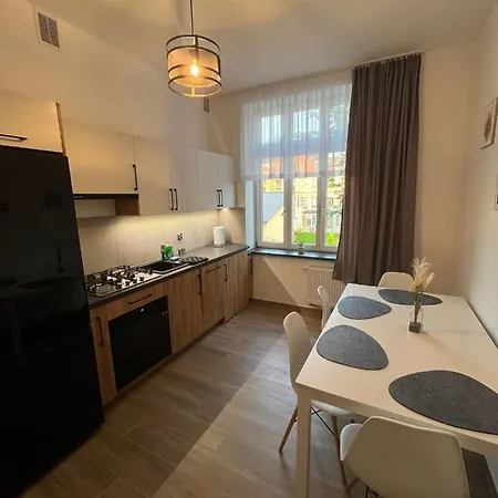 Na Konarskiego Apartment *